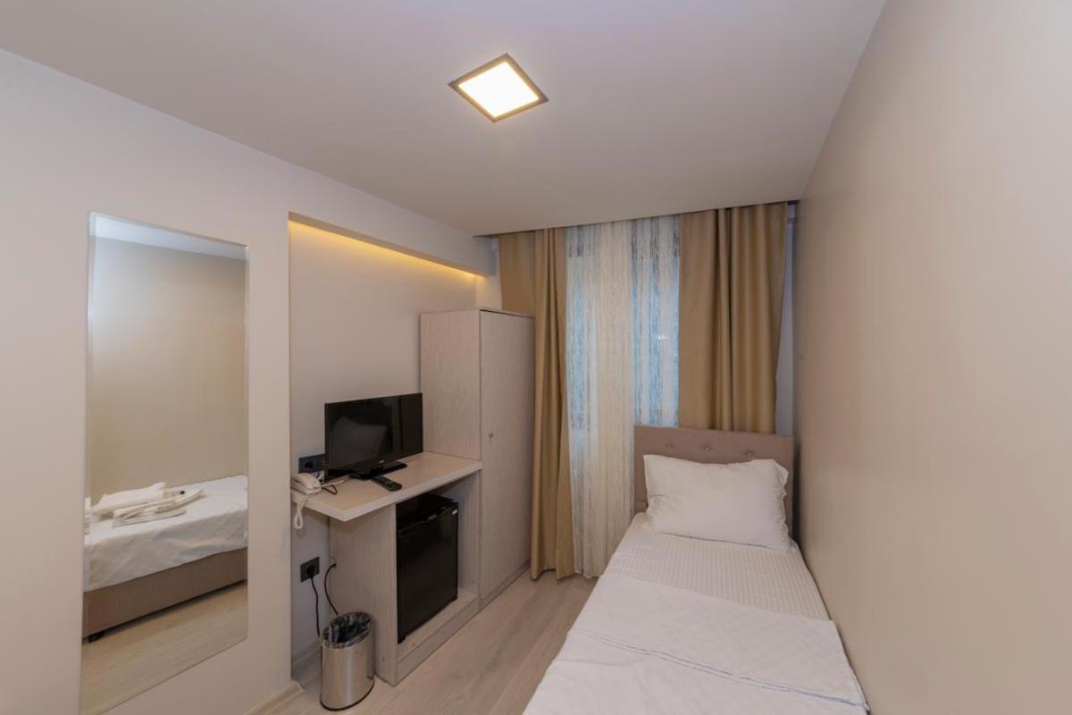 Grand Ahi Hotel Истанбул Екстериор снимка