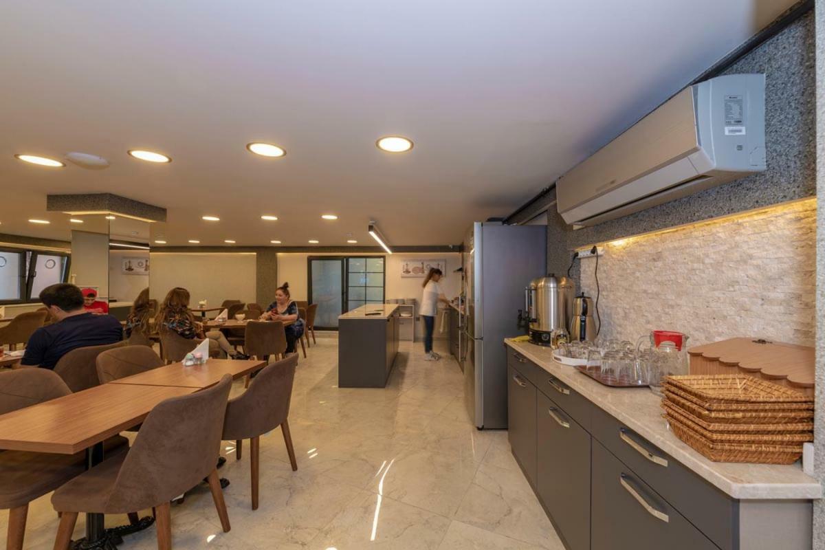 Grand Ahi Hotel Истанбул Екстериор снимка