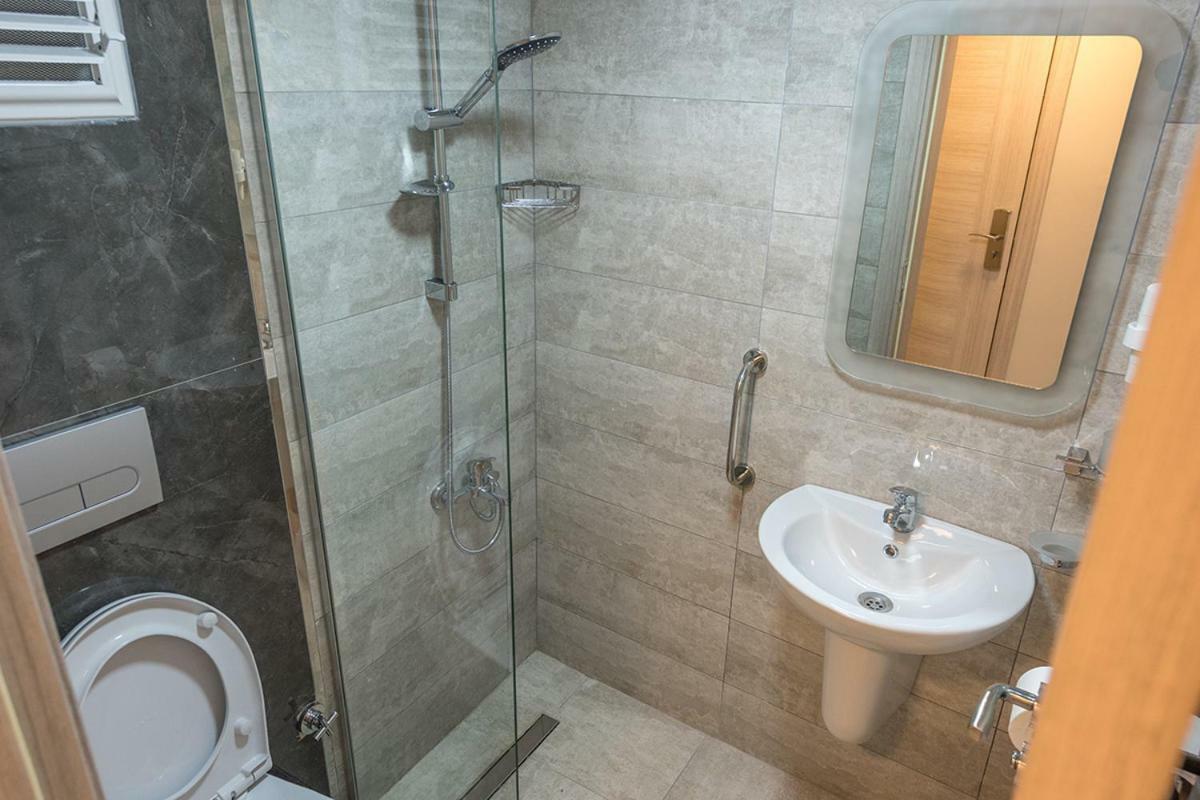 Grand Ahi Hotel Истанбул Екстериор снимка